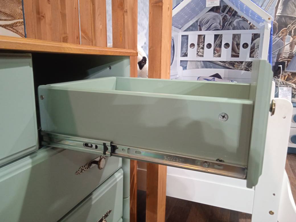 Комод с 6 ящиками массив сосны Айно №10