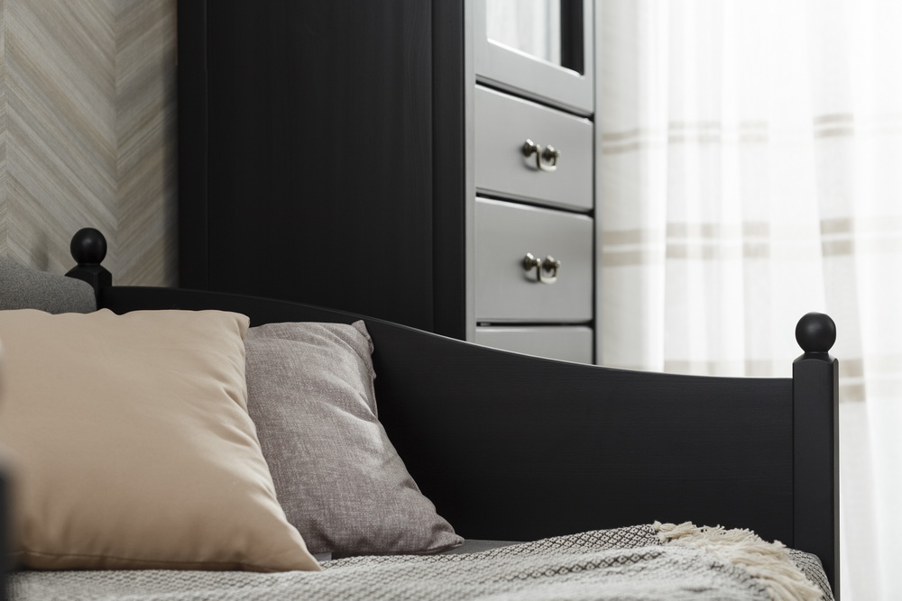 Сервант чёрный Айно №4