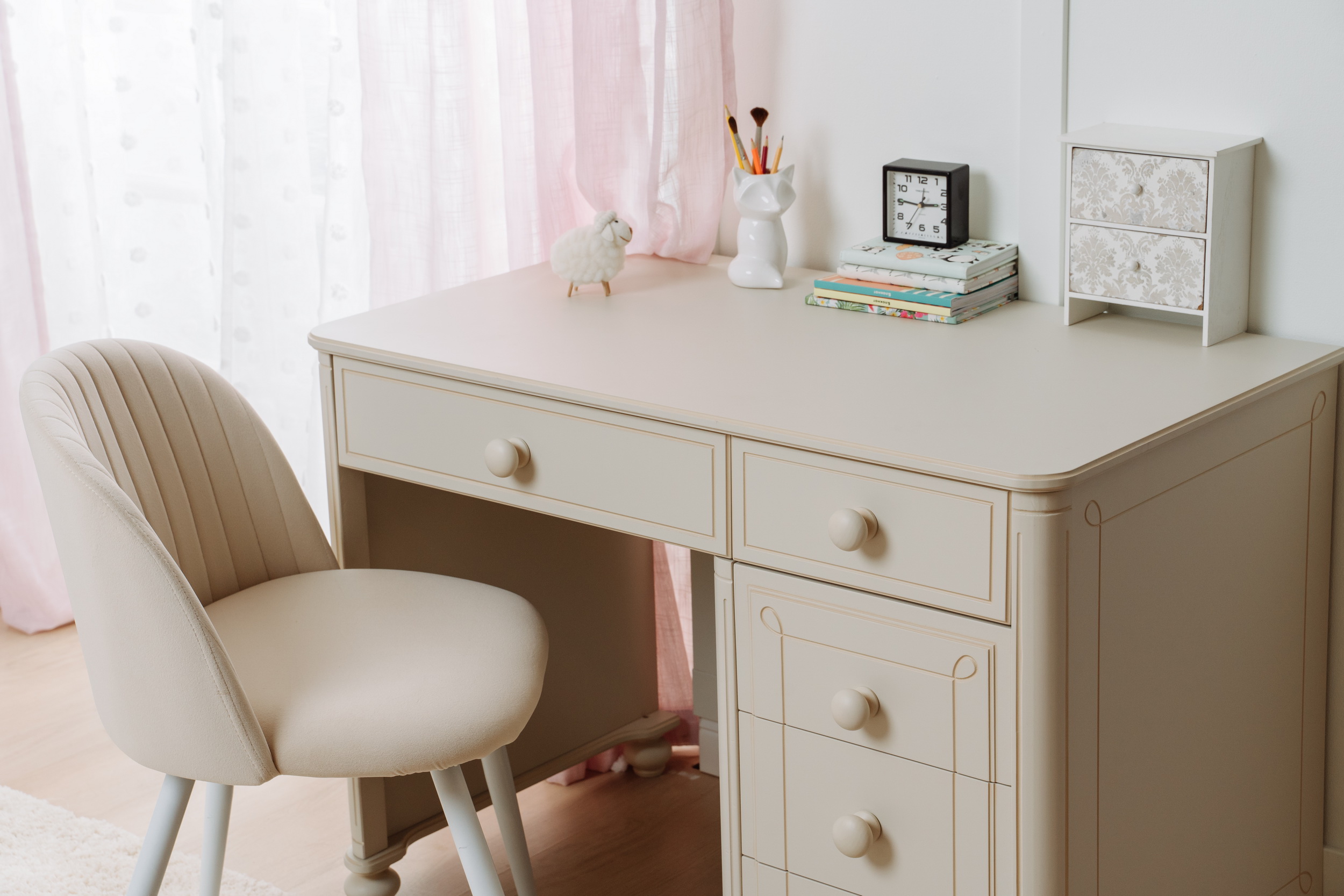 Стол 5 ящиков письменный Бетти №3