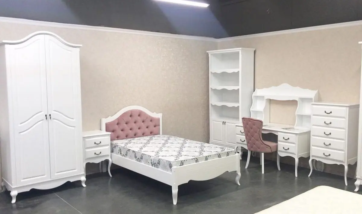 Кровать Авиньон 1600х2000 с каретной стяжкой