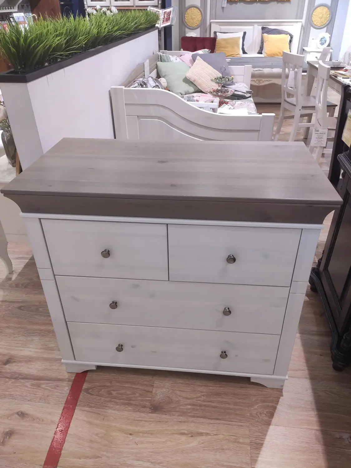 Комод с четырьмя ящиками Бейли белый воск