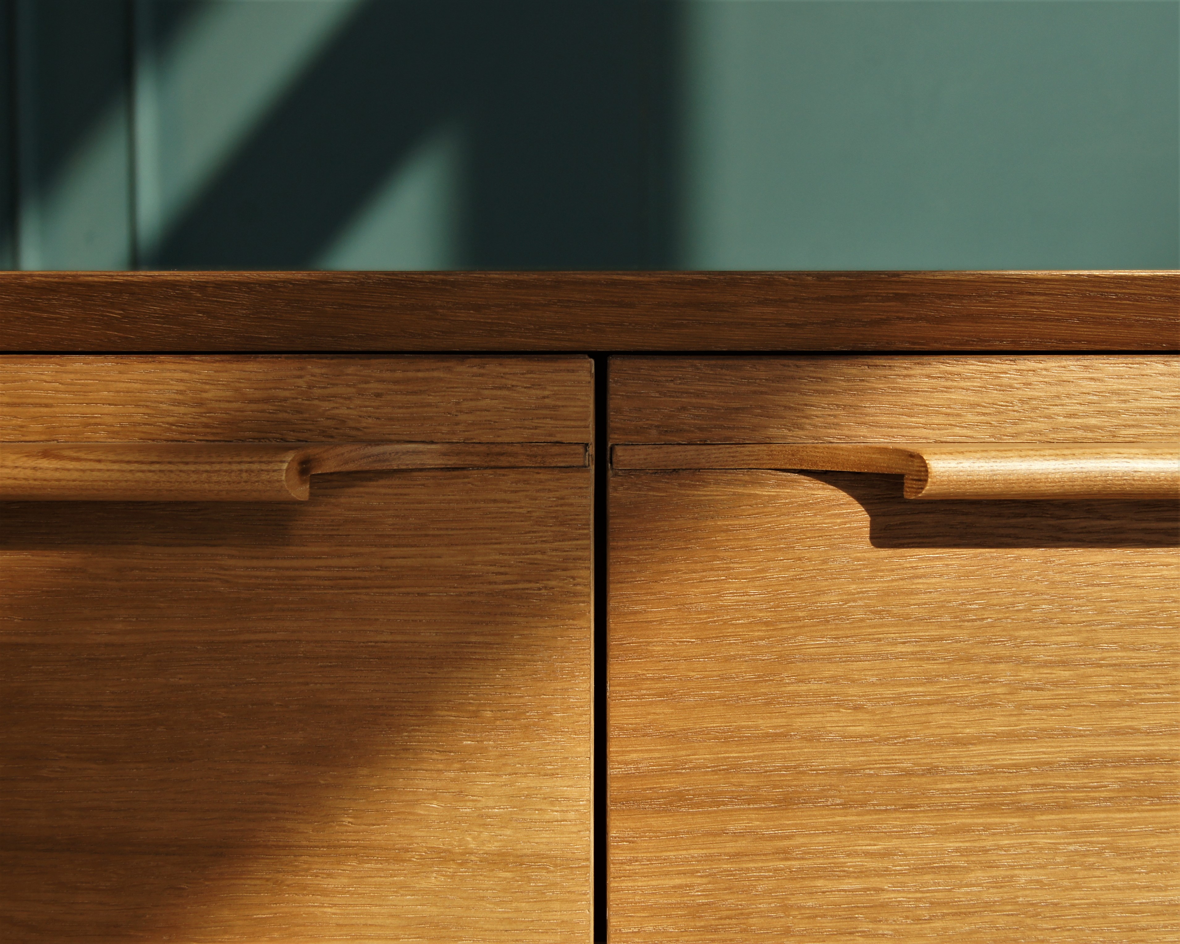 Консоль массив под TV "Bruni" с ящиками