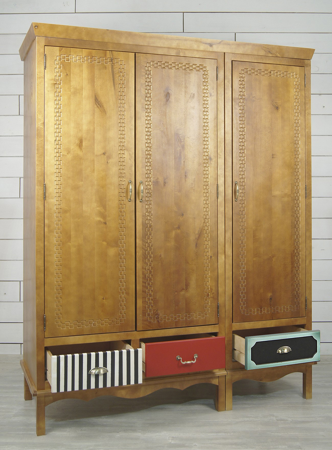 Шкаф трехстворчатый 3 ящика "Gouache Birch"