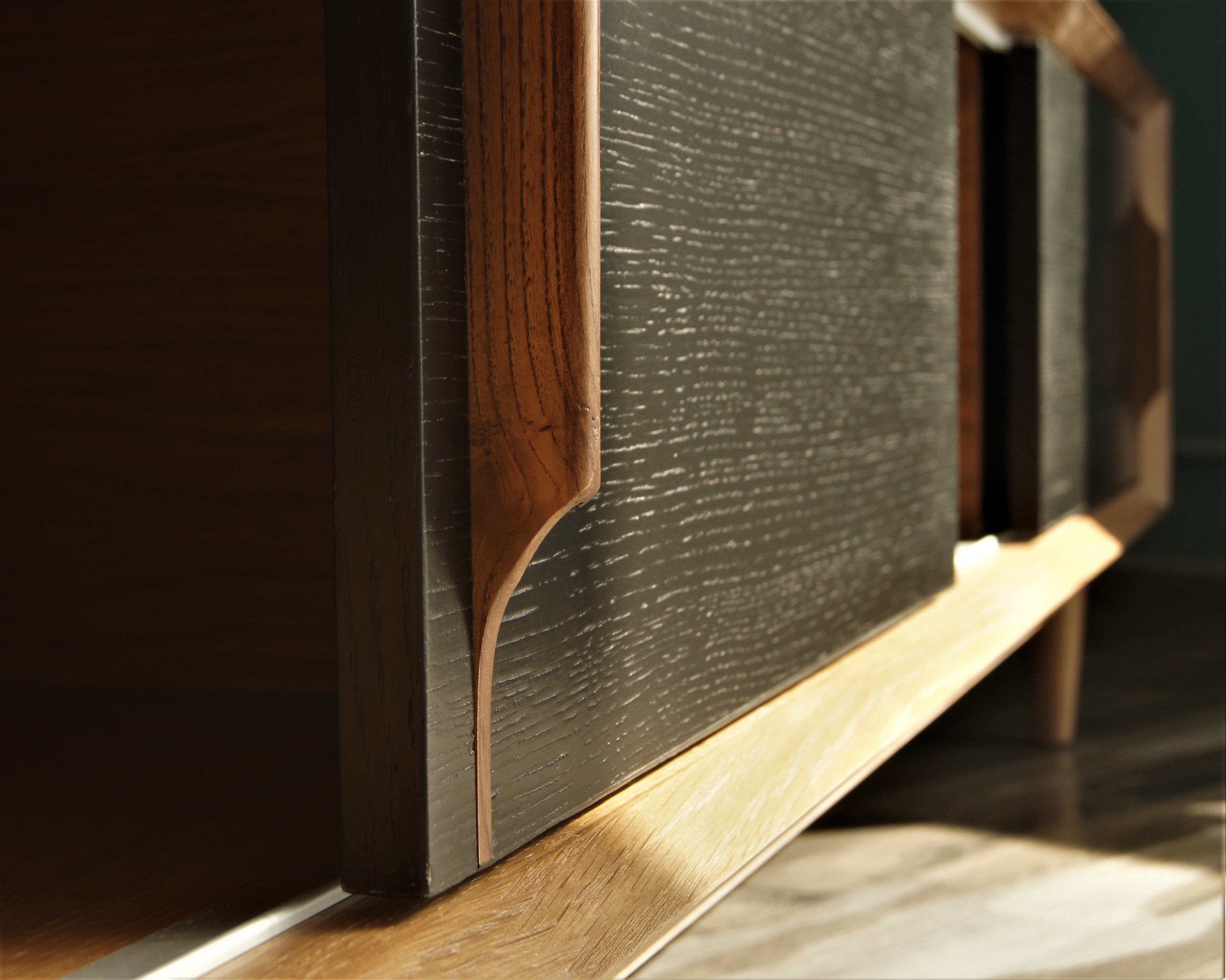 Консоль под TV массив дерева в Скандинавском стиле "Bruni Black"