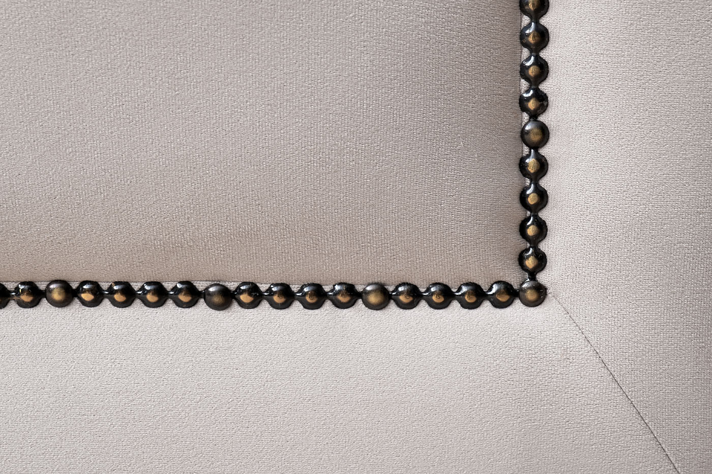 Диван Sanremo трехмест. велюр св.серый Colt030 201*86*74см