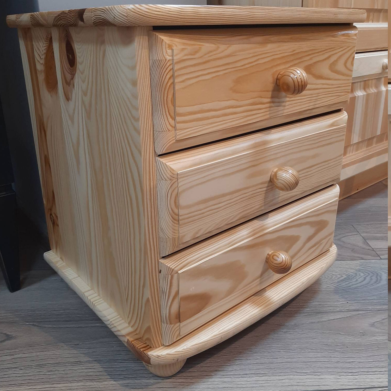 Комод с тремя ящиками Вокко 44-03