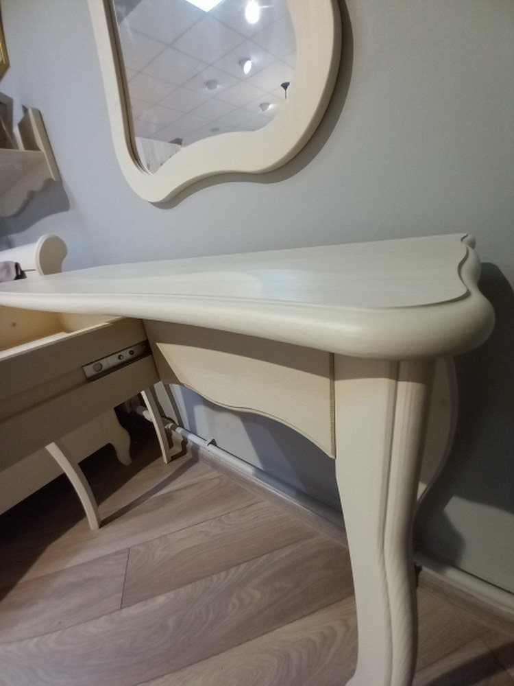 Стол ЛеБо туалетный