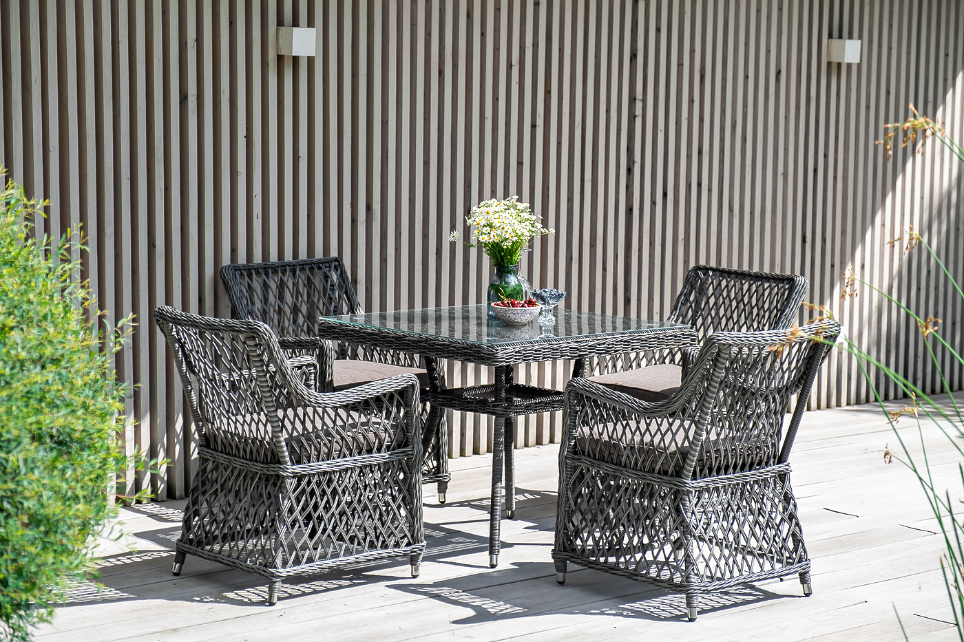 "Арлиш" обеденная группа плетеная на 4 персоны, цвет графит