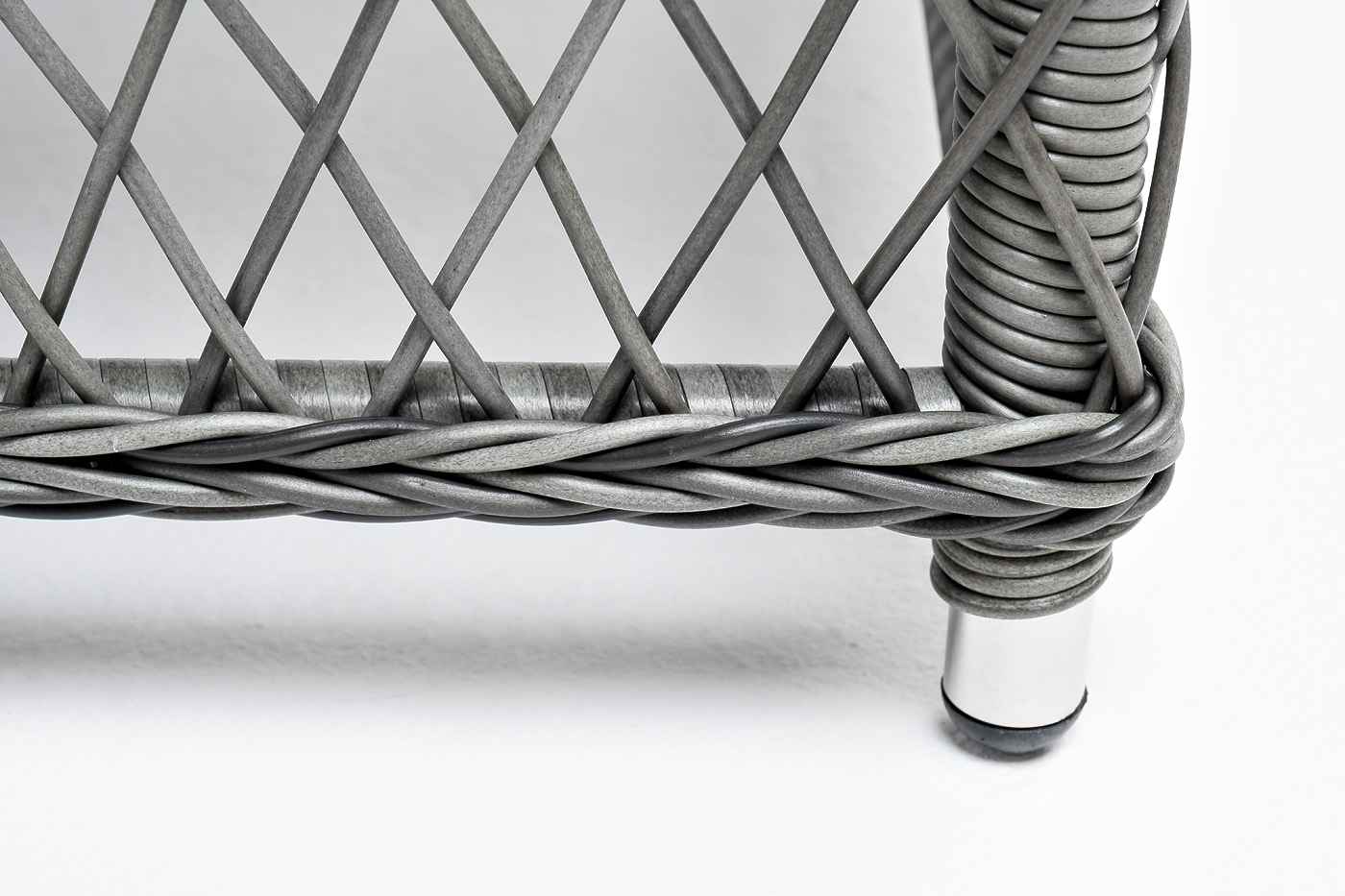 "Грандинелли" стол журнальный из искусственного ротанга, цвет графит