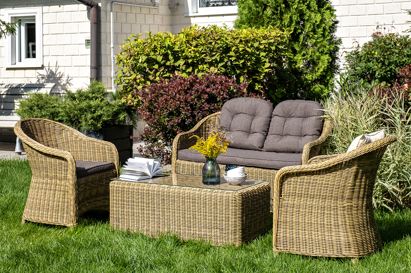 "Равенс" диван двухместный плетенный из ротанга, цвет соломенный