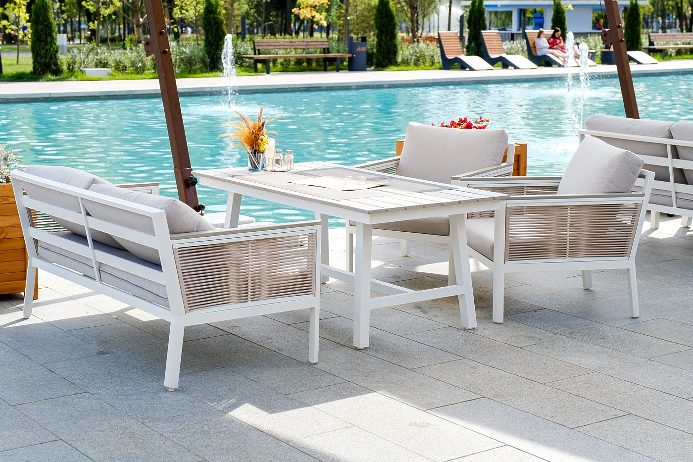 "Сан Ремо" стол обеденный из ДПК, каркас алюминиевый